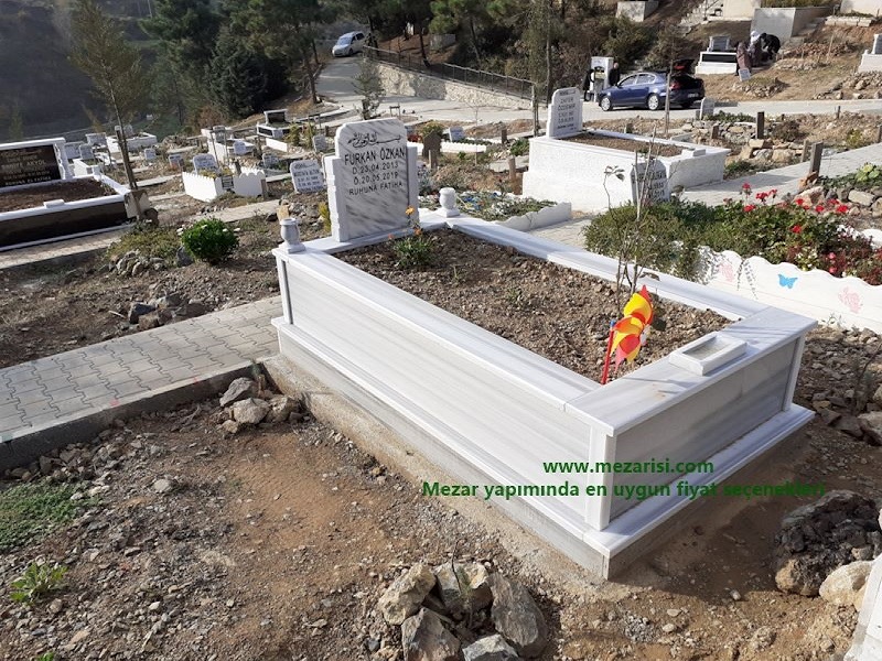 TEK KİŞİLİK BAŞ TAŞI KOLTUKLU MERMER MEZAR