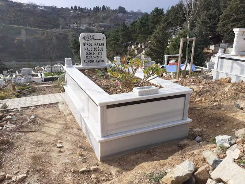 BIR KİŞİLİK ŞERİTLİ MERMER MEZAR (2)