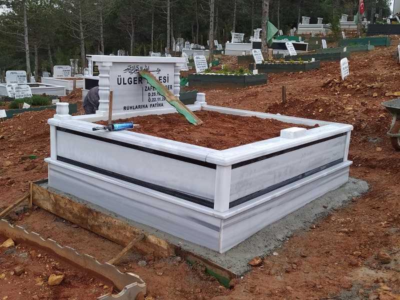 İKİ KİŞİLİK BAŞ TAŞI SÜTUNLU MERMER MEZAR MOD (1)