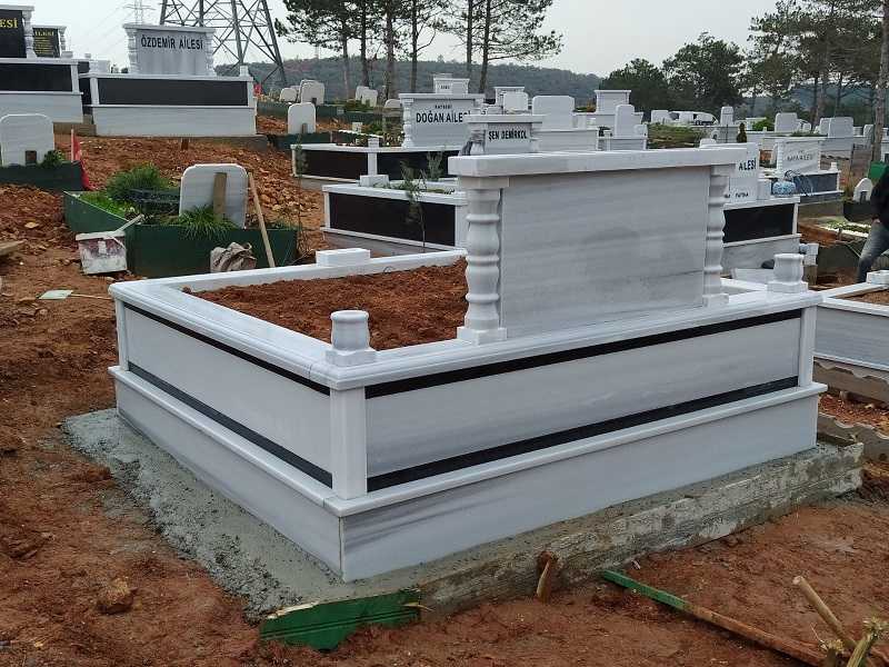 İKİ KİŞİLİK BAŞ TAŞI SÜTUNLU MERMER MEZAR MOD (2)