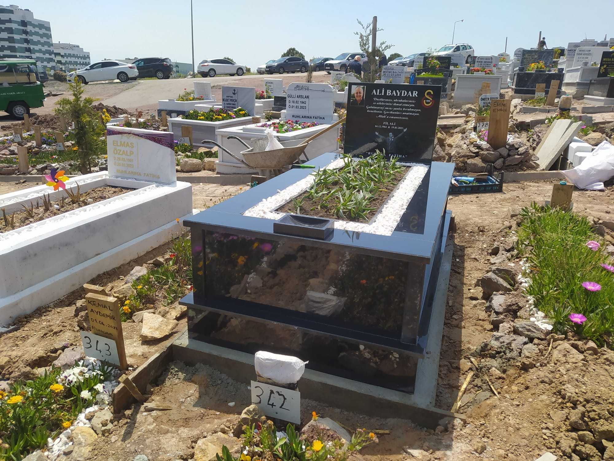 TEK KİŞİLİK KOMPLE GRANİT MEZAR (1)