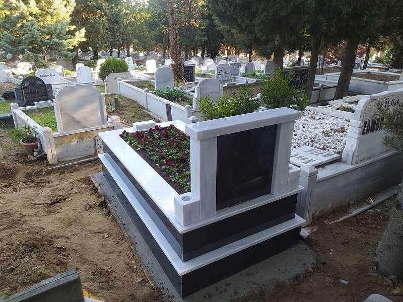 TEK KİŞİLİK SÜTUNLU GÖVDE GRANİT MEZAR (3)