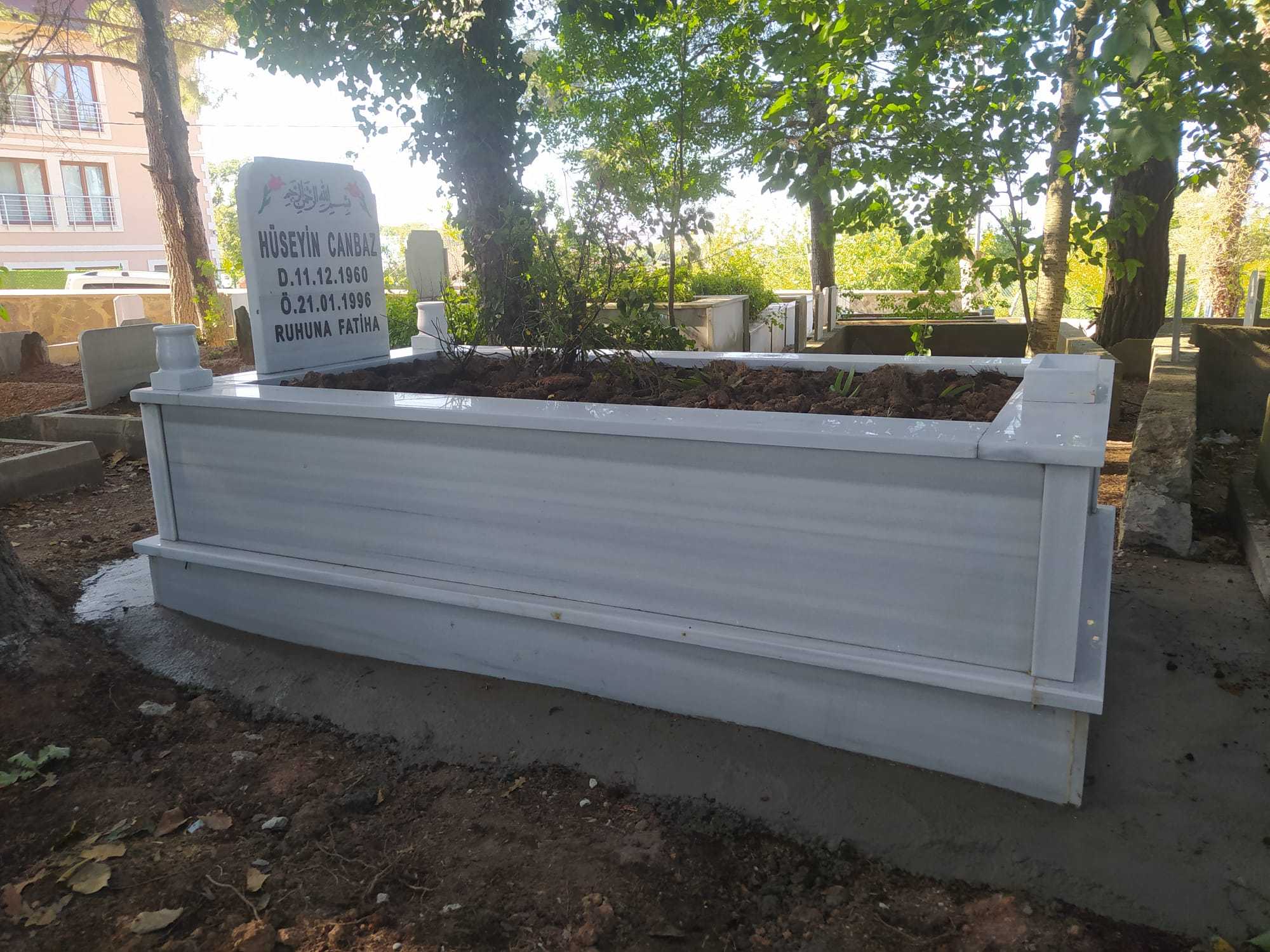 TEK KİŞİLİK VAZOLU MERMER MEZAR (3)